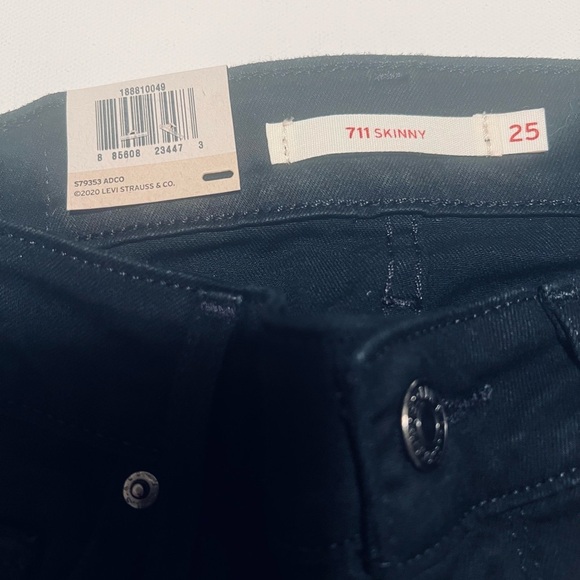 NWT Levis Women's 711 Skinny Straight Leg High-Rise Jeans Size 0 25x32 (L) - Picture 6 of 9